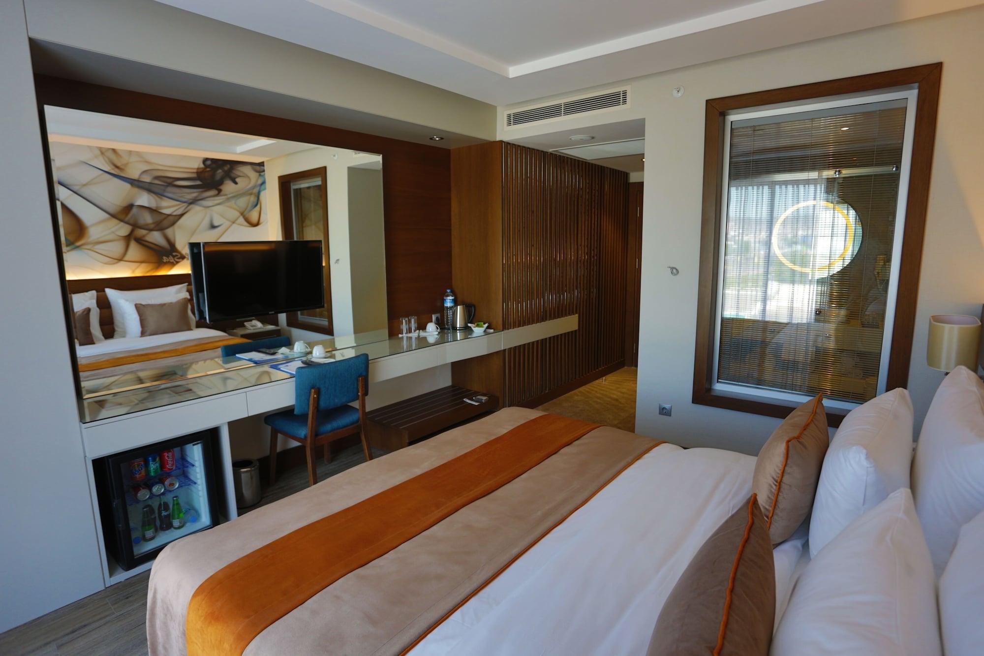 B Business Hotel & Spa Antalya Exteriör bild