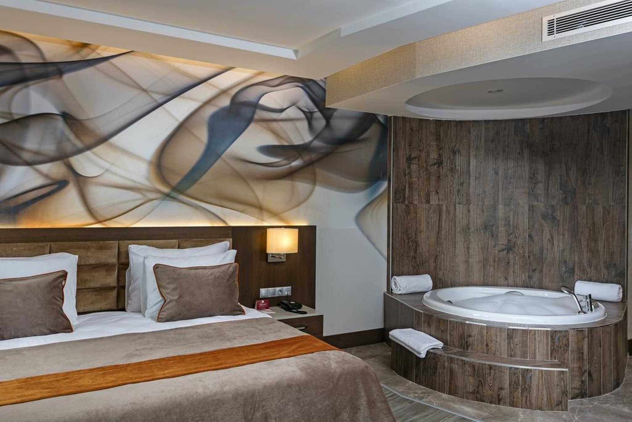 B Business Hotel & Spa Antalya Exteriör bild