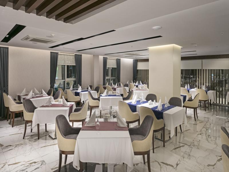 B Business Hotel & Spa Antalya Exteriör bild