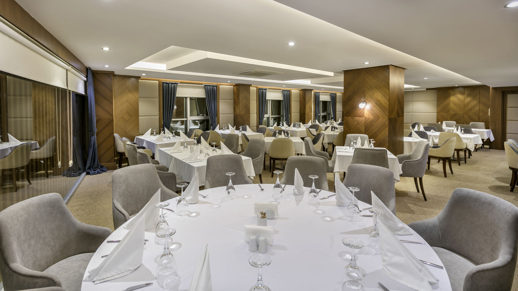 B Business Hotel & Spa Antalya Exteriör bild
