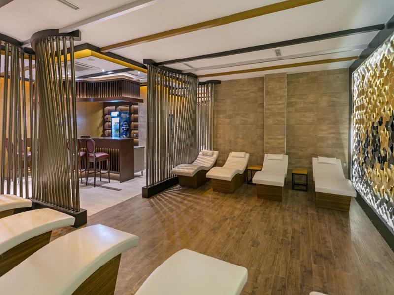 B Business Hotel & Spa Antalya Exteriör bild